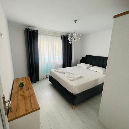 קריובה Pinului Residence Apartment מראה חיצוני תמונה
