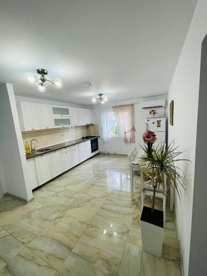 קריובה Pinului Residence Apartment מראה חיצוני תמונה