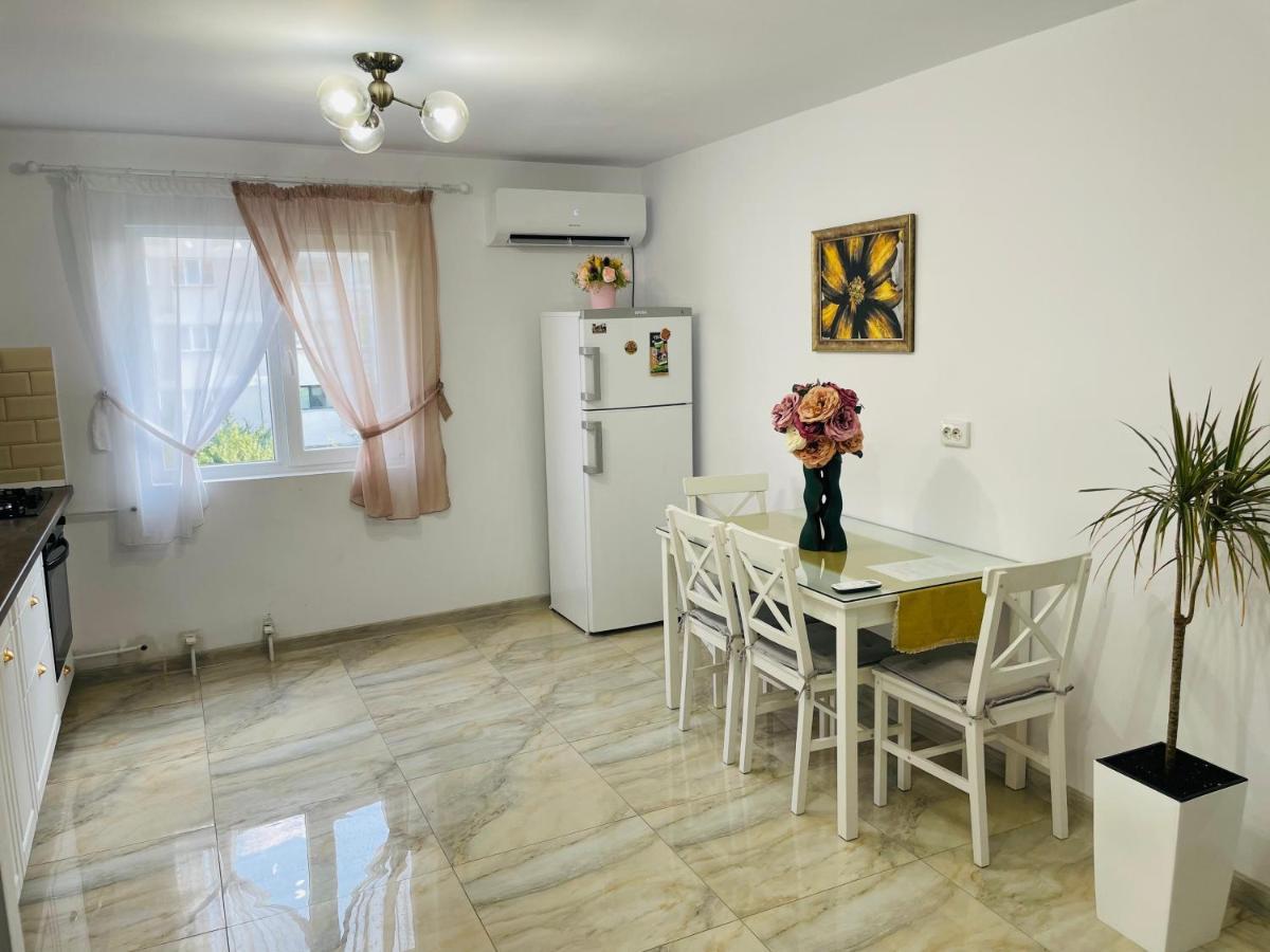 קריובה Pinului Residence Apartment מראה חיצוני תמונה